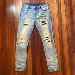 Men’s Sz “32, Stone Wash, Rip & Repair, w/ Paisley Blk Backing. Slight Stretch